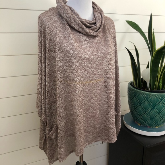 Umgee cowl neck poncho sweater L - Picture 2 of 10